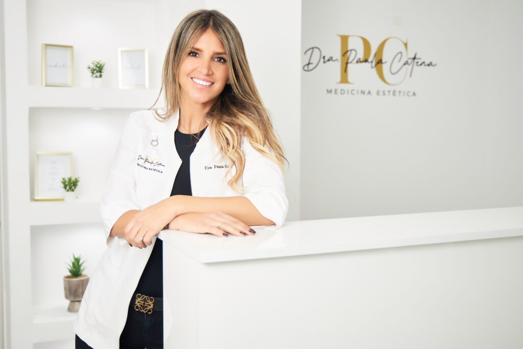 Dra Paula Catena en la clínica